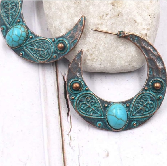 Vintage Crescent Earrings - Picture 5 of 5